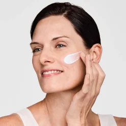 Estée Lauder DayWear Multi-Protection Anti-Oxidant Moisturiser SPF 15 Normal/Combination Skin