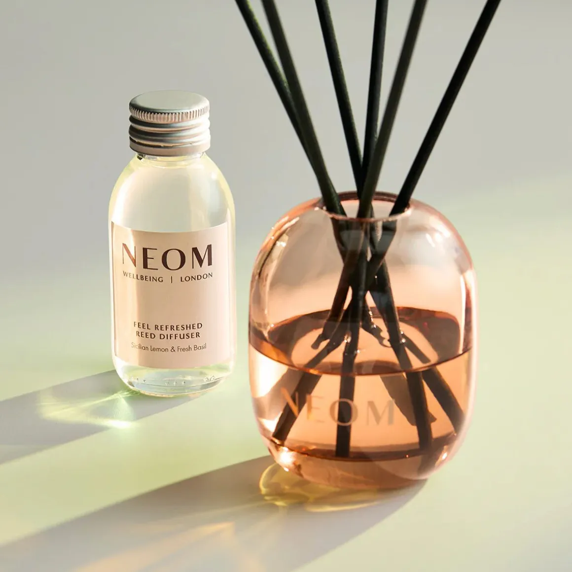 Neom Wellbeing Feel Refreshed Reed Diffuser 100ml