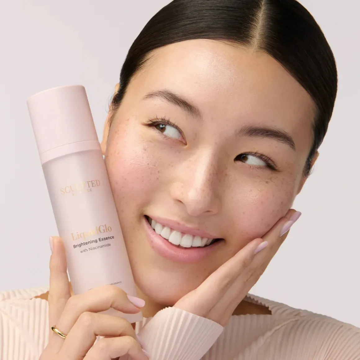 Sculpted LiquidGlo Brightening Essence